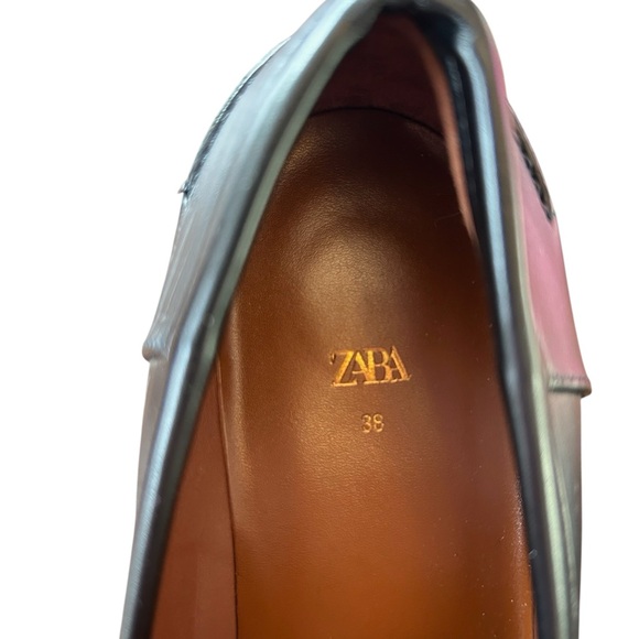 ZARA Gold Chain Detail Lug Sole Heeled Loafers EU38 Black Academia Preppy Grunge - Picture 9 of 9